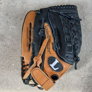 Louisville Slugger Black and Tan Baseball Glove
